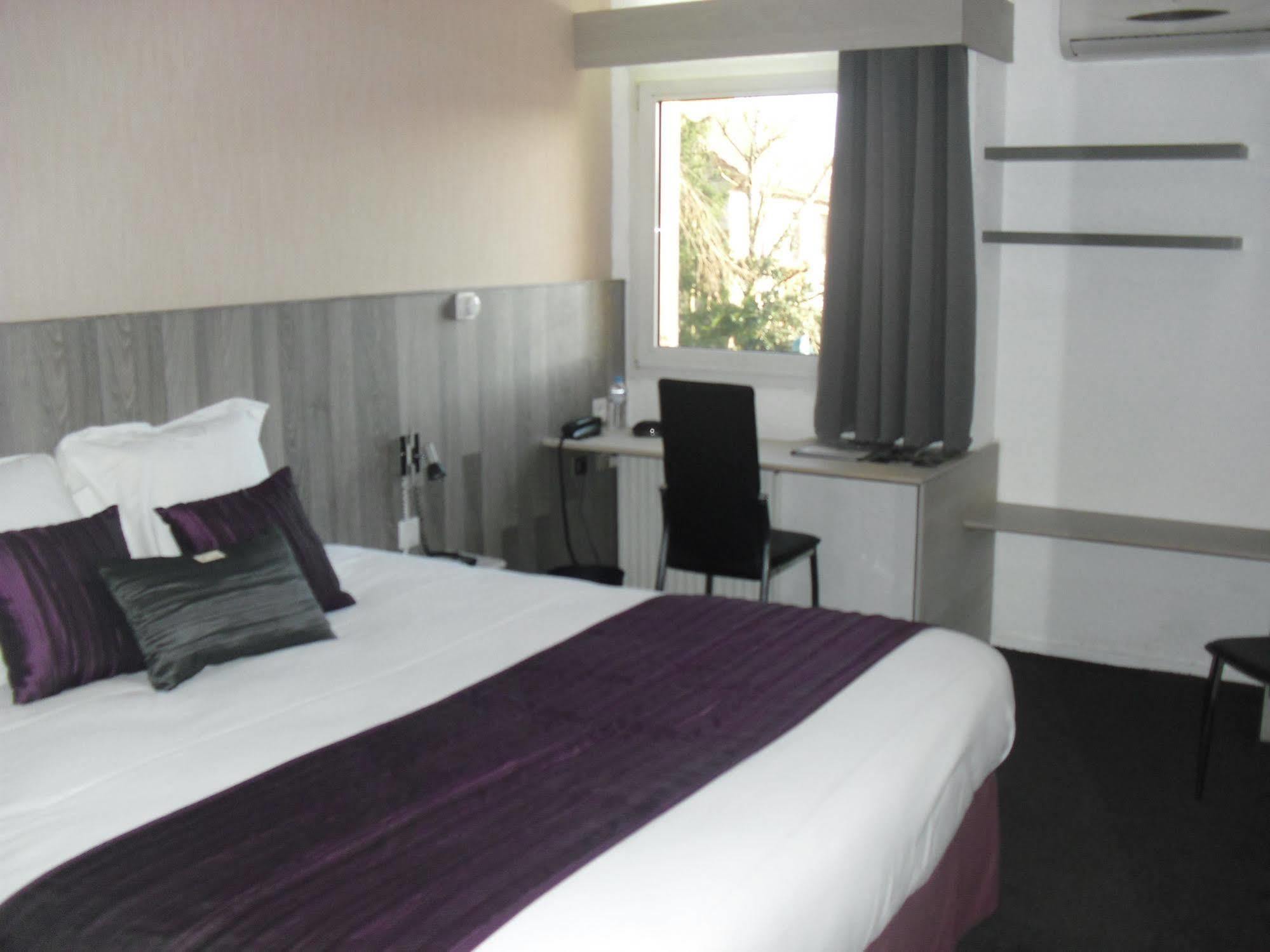 Brit Hotel Dak Hotel อาวาลง ภายนอก รูปภาพ